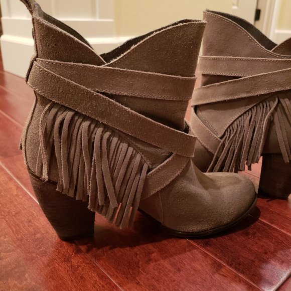 Naughty Monkey size 8.5 ankle boot - Picture 6 of 10